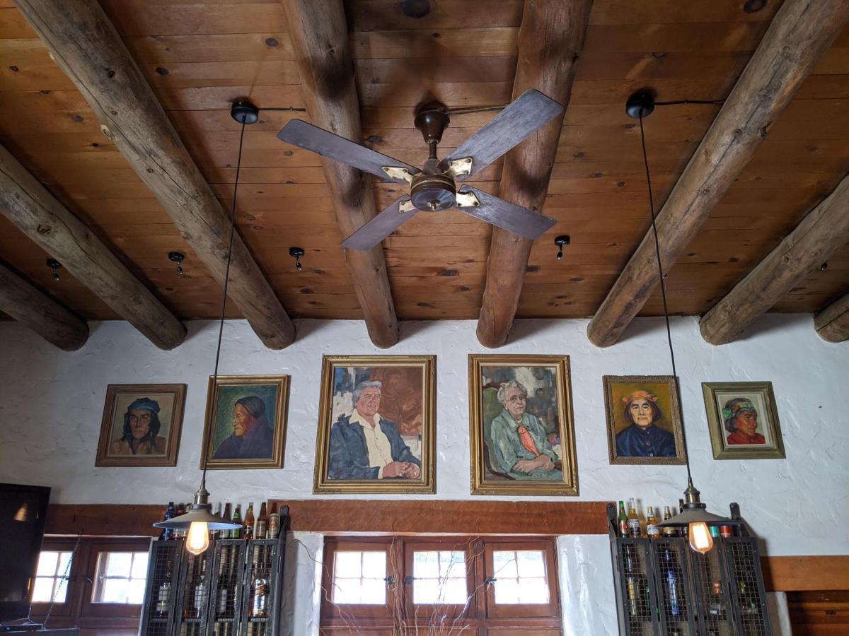 Sagebrush Inn & Suites Таос Экстерьер фото