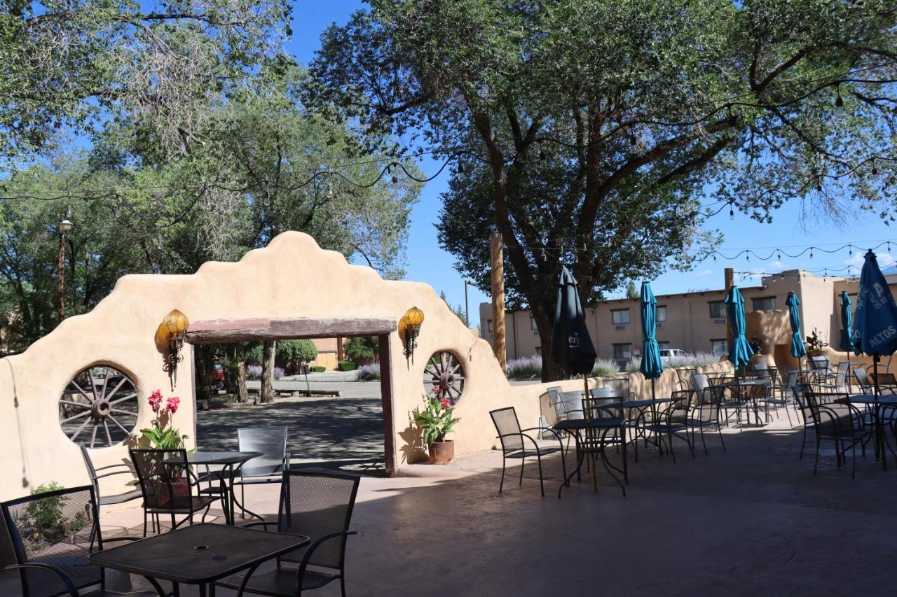 Sagebrush Inn & Suites Таос Экстерьер фото