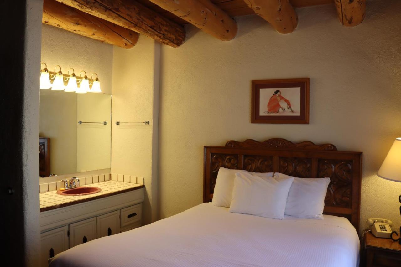 Sagebrush Inn & Suites Таос Экстерьер фото