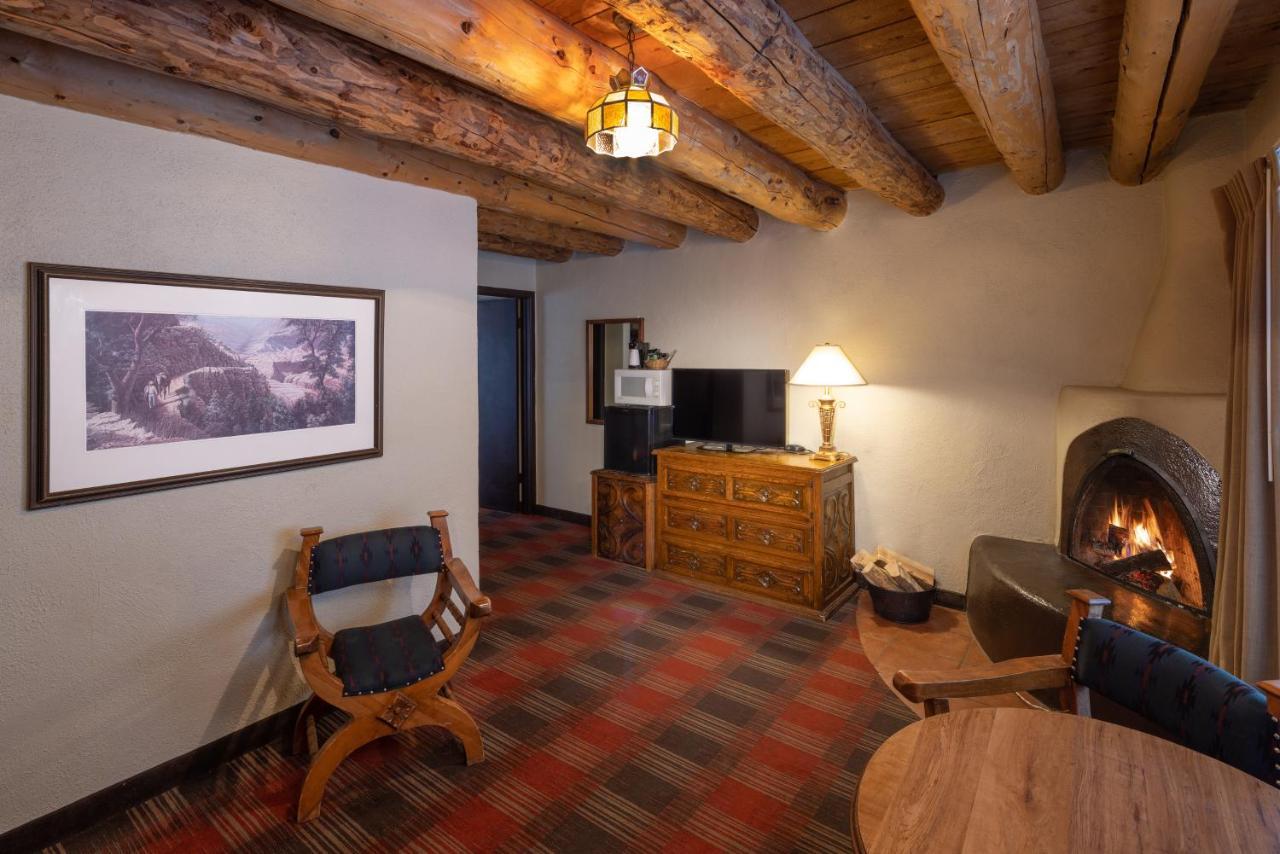 Sagebrush Inn & Suites Таос Экстерьер фото