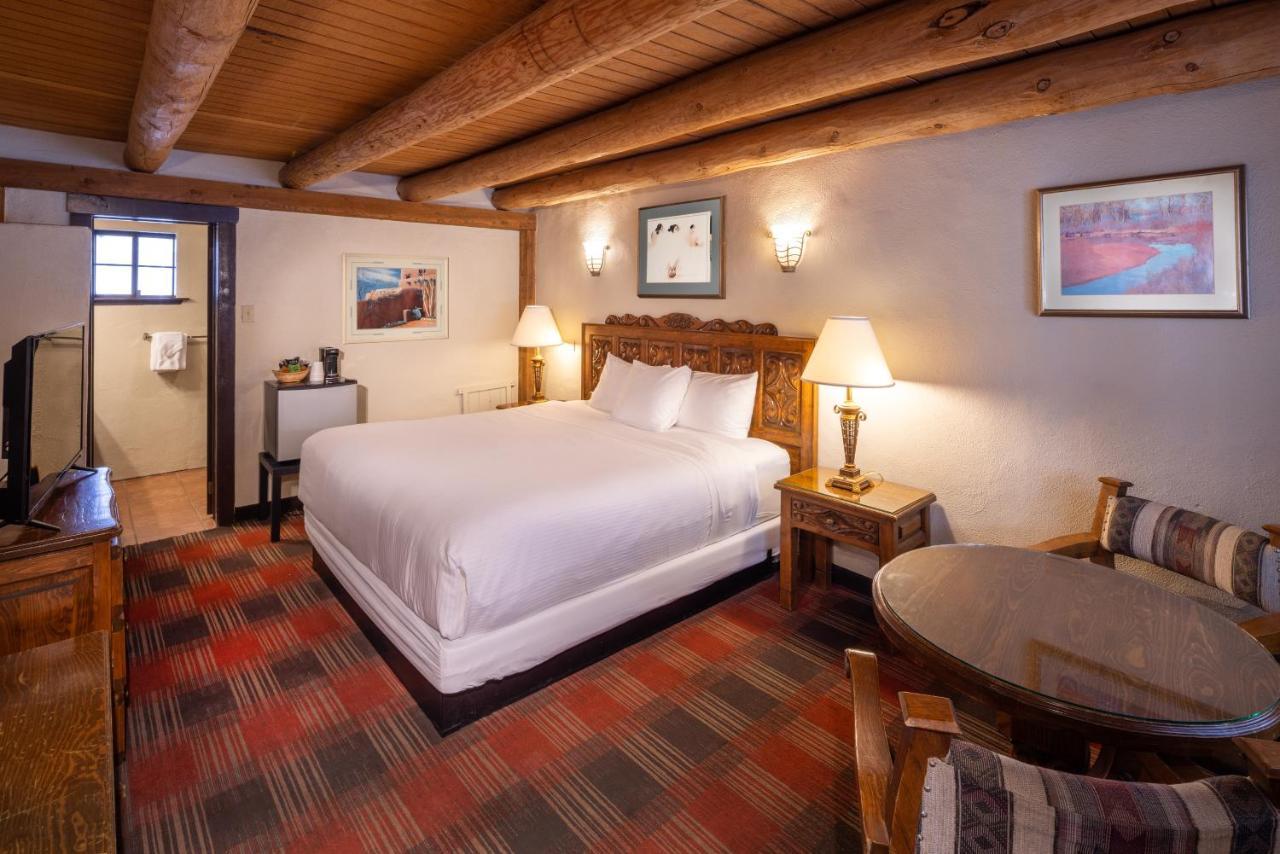 Sagebrush Inn & Suites Таос Экстерьер фото