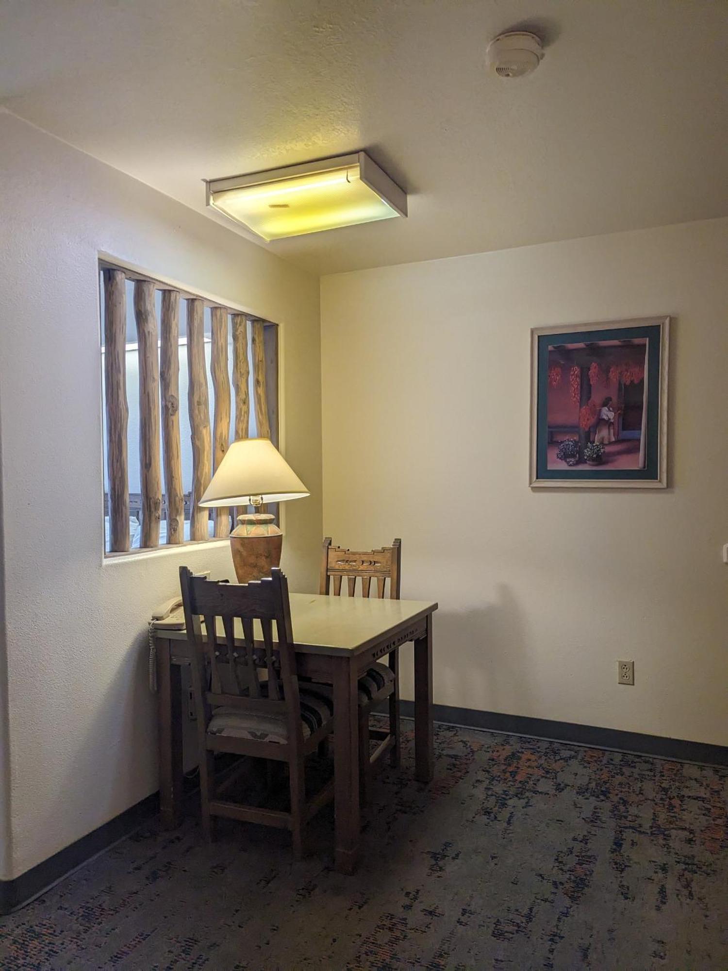 Sagebrush Inn & Suites Таос Экстерьер фото