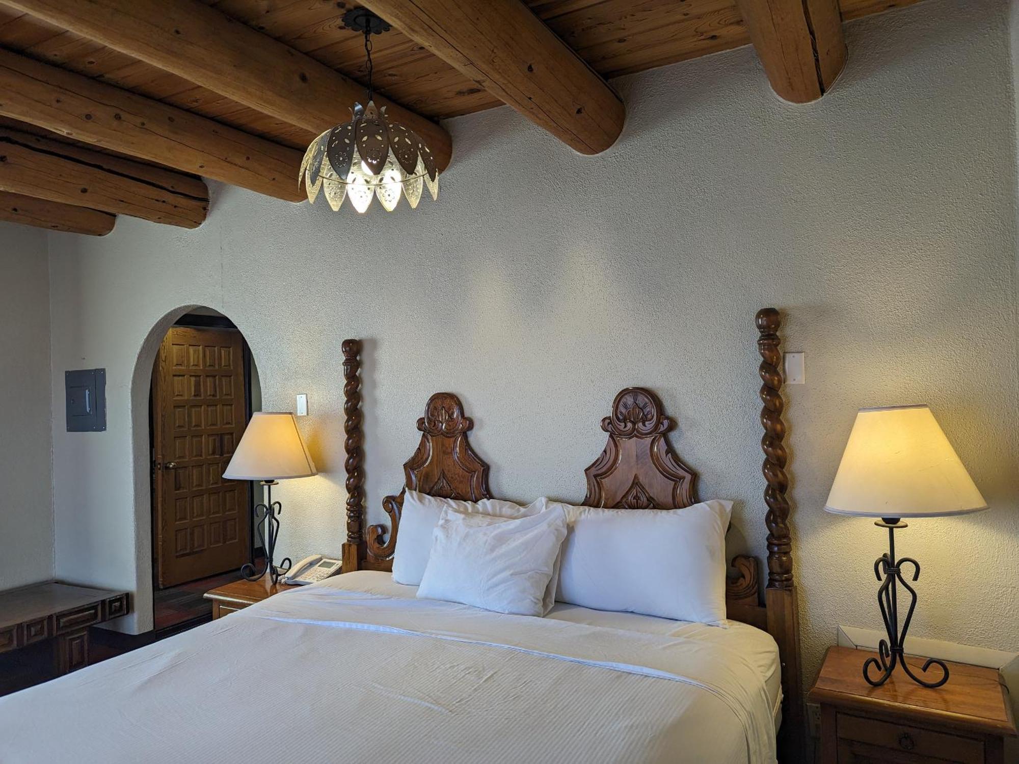 Sagebrush Inn & Suites Таос Экстерьер фото
