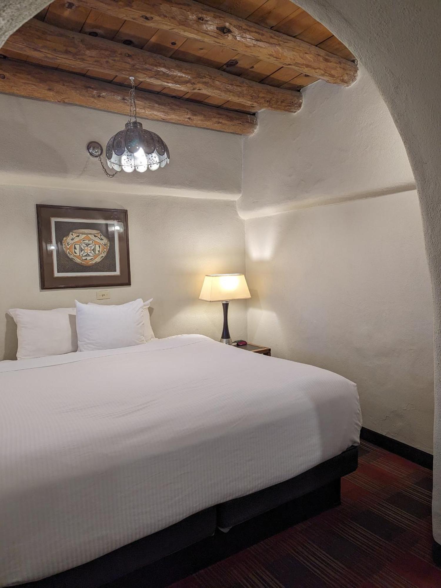 Sagebrush Inn & Suites Таос Экстерьер фото