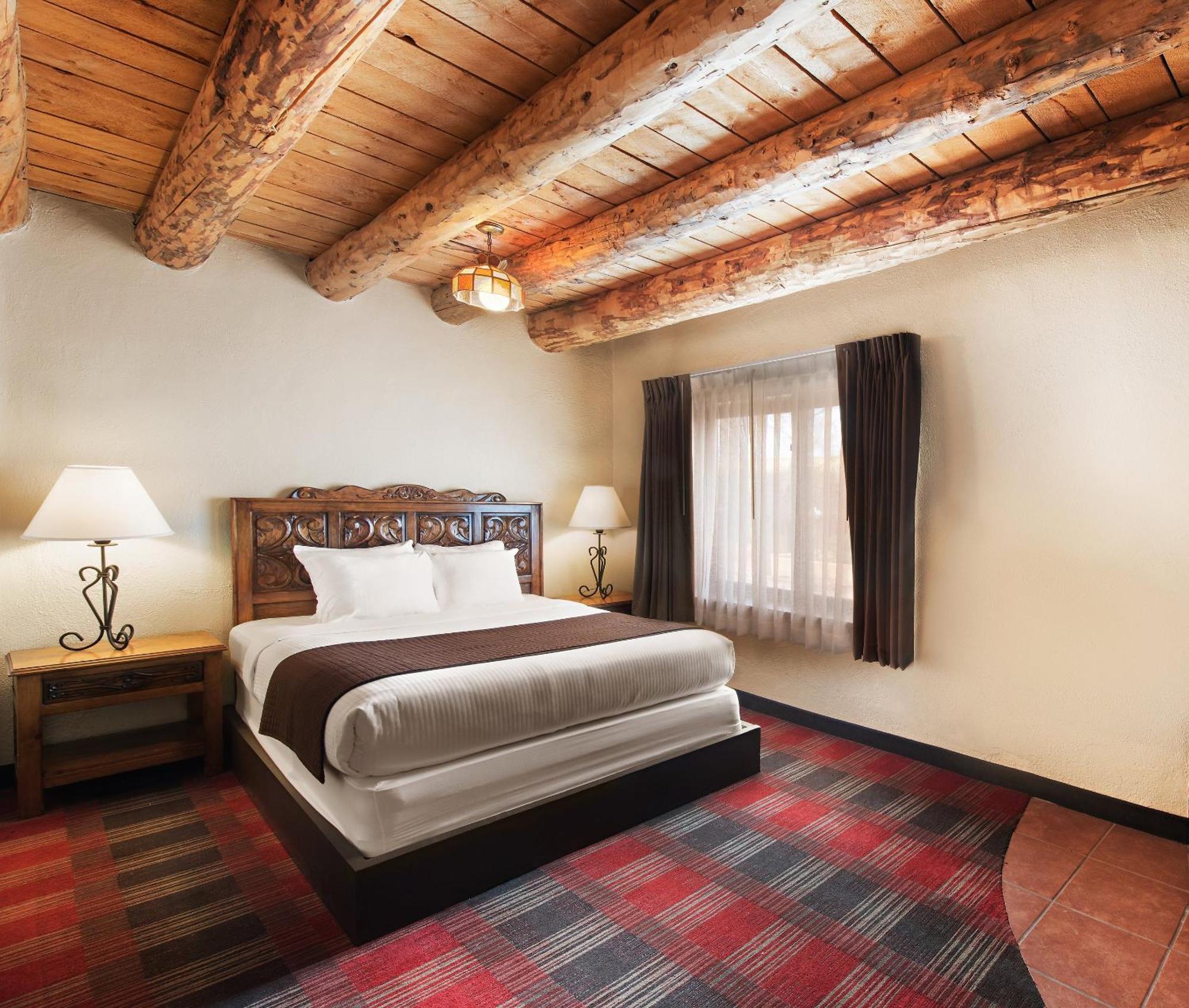 Sagebrush Inn & Suites Таос Экстерьер фото